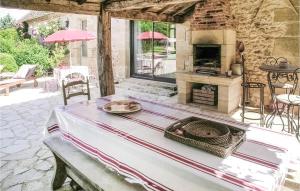 Fotografie z fotogalerie ubytování 3 Bedroom Nice Home In Fleurac v destinaci Fleurac