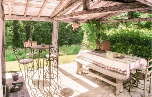 Zahrada ubytování 3 Bedroom Nice Home In Fleurac