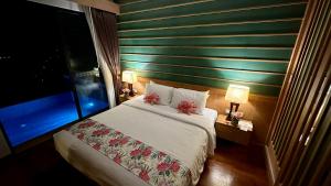 Postel nebo postele na pokoji v ubytování Aonang Phu Dahla Private Pool & Sea View - SHA Plus