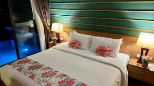 Postel nebo postele na pokoji v ubytování Aonang Phu Dahla Private Pool & Sea View - SHA Plus