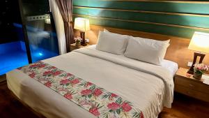Postel nebo postele na pokoji v ubytování Aonang Phu Dahla Private Pool & Sea View - SHA Plus