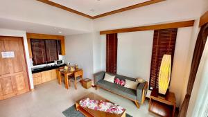 Kuchyň nebo kuchyňský kout v ubytování Aonang Phu Dahla Private Pool & Sea View - SHA Plus