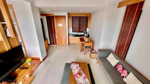 Kuchyň nebo kuchyňský kout v ubytování Aonang Phu Dahla Private Pool & Sea View - SHA Plus