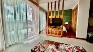 Postel nebo postele na pokoji v ubytování Aonang Phu Dahla Private Pool & Sea View - SHA Plus + 37 fotografií