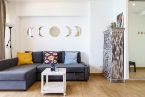 Posedenie v ubytovaní Amazing views Beachfront Apartment with Swimming Pool