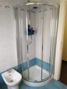 Ένα μπάνιο στο HAPPY LUCCA Casa Vacanze +28 φωτογραφίες