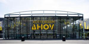 a building with a sign on the front of it at Homestay Rotterdam in Rotterdam