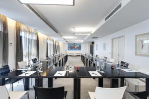 Área de negócios e/ou sala de conferências em Smy Aran Blu Roma Mare