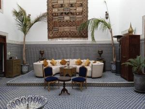 Posezení v ubytování Riad Meyssane Fès