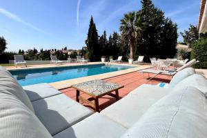 The swimming pool at or close to Villa Scenic with Private Pool - Sleeps 8