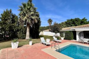 The swimming pool at or close to Villa Scenic with Private Pool - Sleeps 8