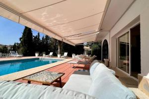 The swimming pool at or close to Villa Scenic with Private Pool - Sleeps 8