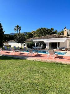 The swimming pool at or close to Villa Scenic with Private Pool - Sleeps 8