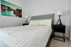 A bed or beds in a room at Villa Scenic with Private Pool - Sleeps 8