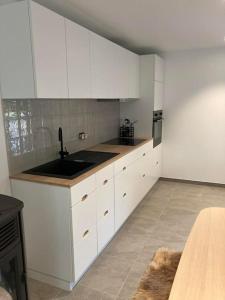 Kuchyň nebo kuchyňský kout v ubytování De Skure: vakantiewoning op boerderij