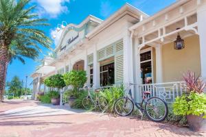 a group of bikes parked outside of a store at Minutes2Beaches in Destin