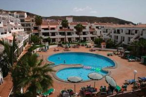 Bazén v ubytování Apartments Los Cristianos 15A2 nebo v jeho okolí