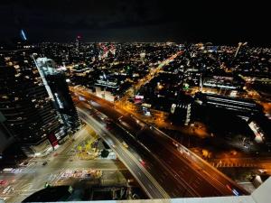 墨尔本景观或在公寓看到的城市景观