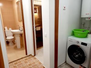 A bathroom at Farmhopping Village