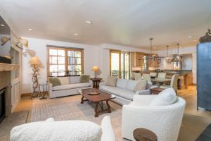 Χώρος καθιστικού στο Elkhorn Springs 104 #8