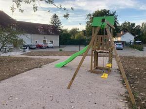 Detský kútik v ubytovaní Le Faubourg - Gîte et chambres d'hôte