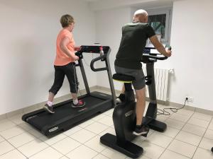 Posilňovňa alebo fitness centrum v ubytovaní Auberge Ti'gousket