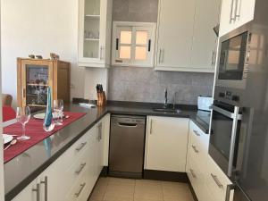Kuchnia lub aneks kuchenny w obiekcie The Heights - Los Cristianos