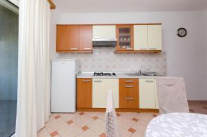 Kuchyňa alebo kuchynka v ubytovaní Apartments Josip S