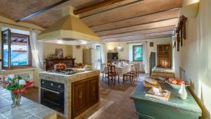 Η κουζίνα ή μικρή κουζίνα στο VILLA IL BAIOCCO 8, Emma Villas