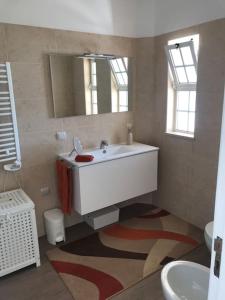 Koupelna v ubytování Villa Lucie vue mer avec piscine privée en Algarve..