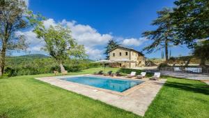The swimming pool at or close to CASALE TAVERNELLE 6, Emma Villas