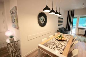 A seating area at BLUE BAY Lussuoso A due passi dal mare