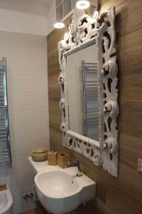 A bathroom at BLUE BAY Lussuoso A due passi dal mare