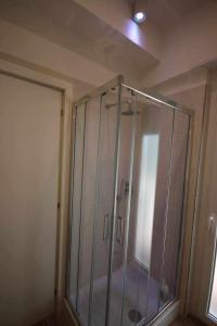 A bathroom at BLUE BAY Lussuoso A due passi dal mare