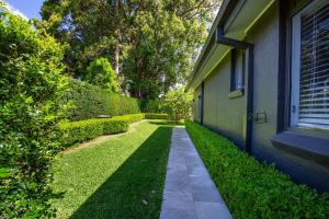 Mulberry House - Pet Friendly with Swimming Pool外面的花园