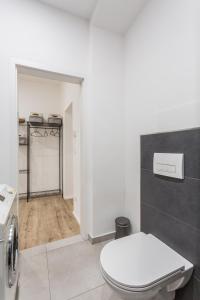 A kitchen or kitchenette at Luxury / special for families/ Vienna town hall