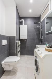 A bathroom at Luxury / special for families/ Vienna town hall