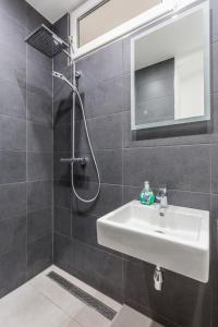 A bathroom at Luxury / special for families/ Vienna town hall