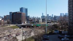 Nespecifikovaný výhled na destinaci Chicago nebo výhled na město při pohledu z apartmánu