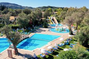 Bazén v ubytování SENTIDO Apollo Palace nebo v jeho okolí