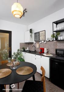 Nhà bếp/bếp nhỏ tại Modern Condo near Morii Lake