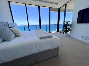 Letto o letti in una camera di Sub Penthouse Oracle 46th floor - GC Getaways