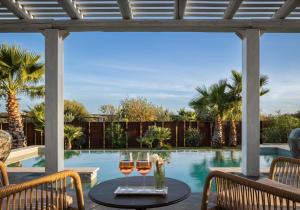 A piscina localizada em Pietra d'Acqua Resort & Spa by Geocharme ou nos arredores