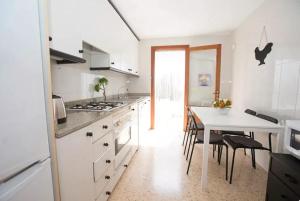 Ett kök eller pentry på Ses Roques