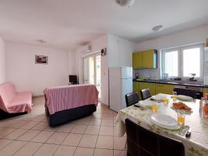 Kuchyň nebo kuchyňský kout v ubytování Apartment Niko