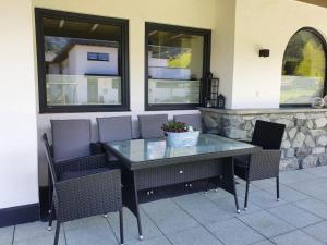 Patio alebo iná vonkajšia časť ubytovania Ferienwohnung Katharina