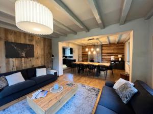 Posedenie v ubytovaní LES CIMES BLANCHES CLEDICIHOME Chalet 10 pers SPA & Grand terrain 4 MINUTES DES PISTES