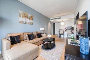 Posezení v ubytování Daniels 1BR at JW Marriott with Dubai Marina View