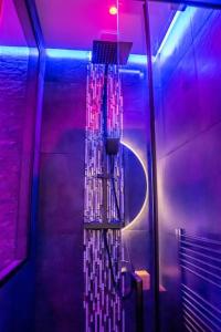 Kúpeľňa v ubytovaní BLUE NIGHT - Jacuzzi - Bord de Seine