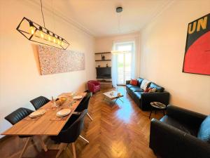 Posedenie v ubytovaní MASSENA AP4312 By Riviera Holiday Homes